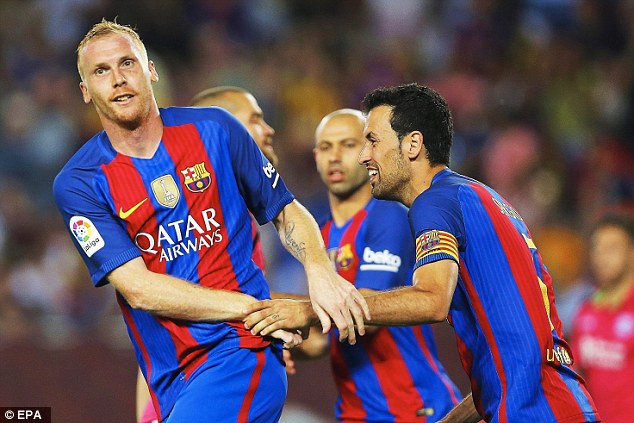 suarez messi du bi barcelona thua soc doi bong moi len hang ngay tren san nha