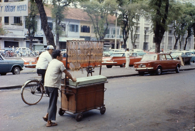 kham pha sai gon truoc 1975 qua van hoa am thuc duong pho