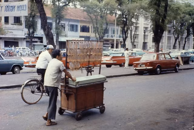 kham pha sai gon truoc 1975 qua van hoa am thuc duong pho