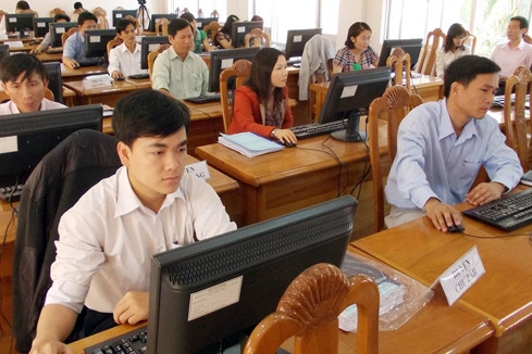 nong cong bo danh sach nguoi du dieu kien thi tuyen cong chuc ha tinh