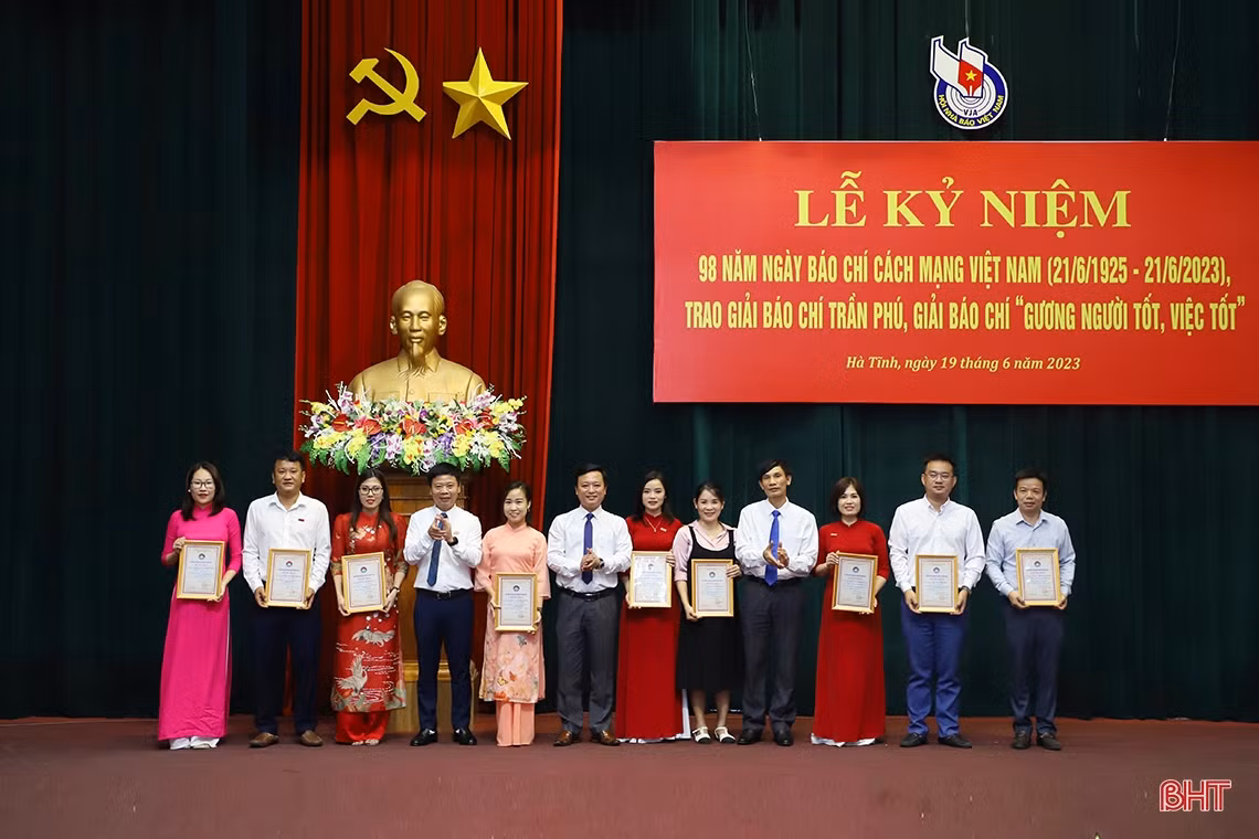 Kỷ niệm 98 năm Ngày Báo chí cách mạng Việt Nam và trao Giải Báo chí Trần Phú