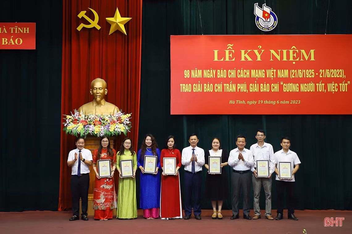 Kỷ niệm 98 năm Ngày Báo chí cách mạng Việt Nam và trao Giải Báo chí Trần Phú
