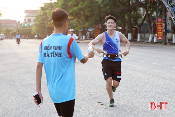 Người Hà Tĩnh chạy bộ lan tỏa lối sống lành mạnh