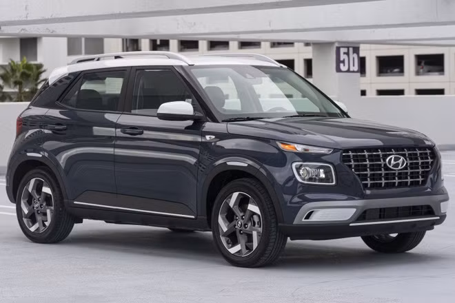 Hyundai gắn đèn tia cực tím khử trùng khoang lái ôtô