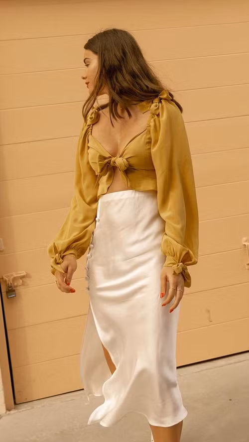 Trang phục lụa cho ngày nóng