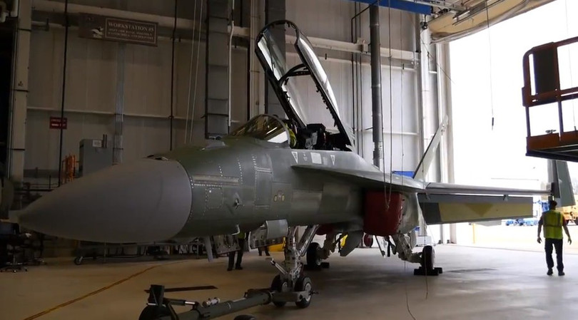 Mỹ ra mắt “siêu ong bắp cày” đủ sức đối đầu với Su-57 Nga?