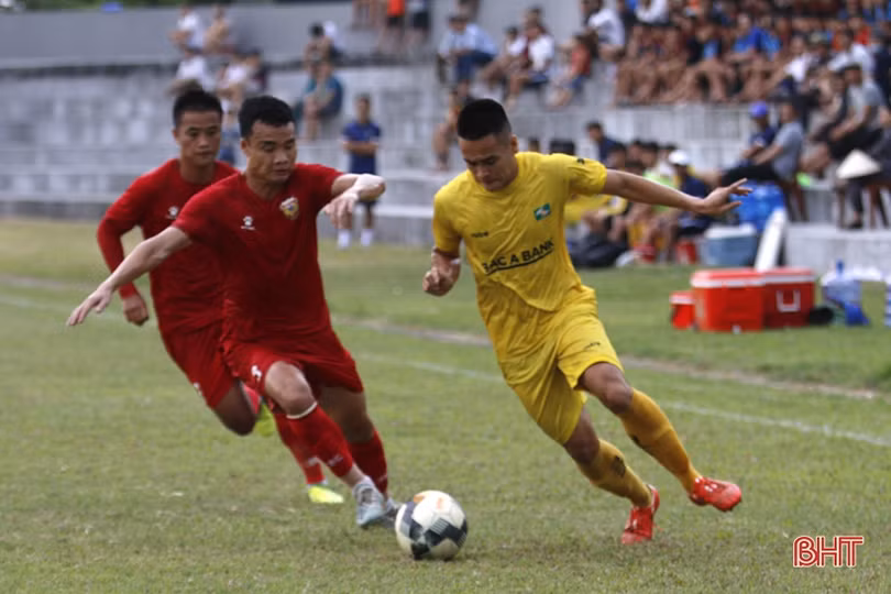 Hồng Lĩnh Hà Tĩnh thua 2-3 trong trận giao hữu với Sông Lam Nghệ An