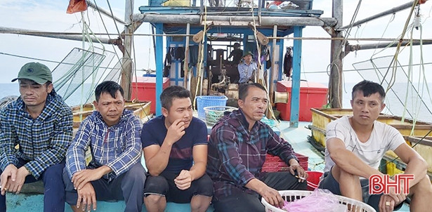 Tàu giã cào Thanh Hóa hung hãn đâm tàu Kiểm ngư Hà Tĩnh rồi bỏ chạy