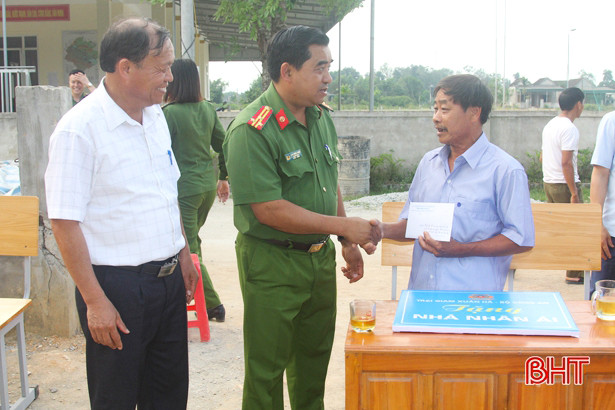 Trại giam Xuân Hà hỗ trợ xây nhà nhân ái cho gia đình khó khăn