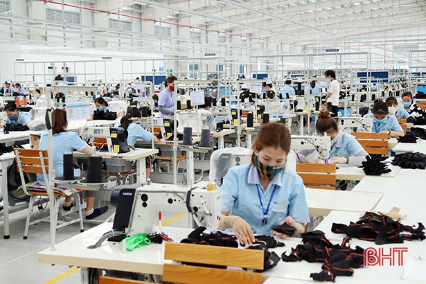 Hà Tĩnh “Đồng hành vượt khó - nắm bắt thời cơ - phục hồi và phát triển kinh tế”