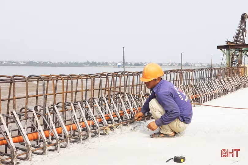 Cầu Cửa Hội nối Nghệ An - Hà Tĩnh dự kiến đưa vào sử dụng cuối năm 2020