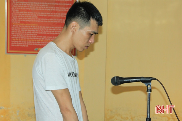 Mua bán trái phép chất ma túy, lĩnh 30 tháng tù giam
