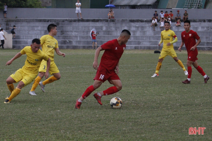 Hồng Lĩnh Hà Tĩnh thua 2-3 trong trận giao hữu với Sông Lam Nghệ An