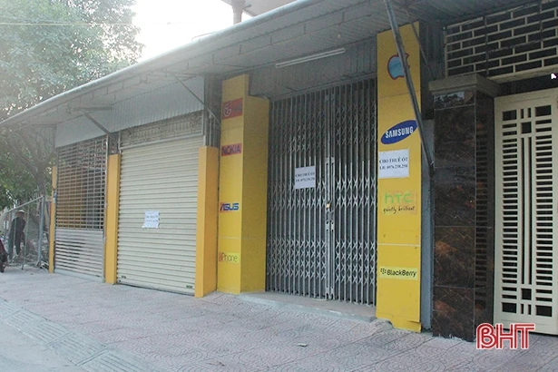 Kinh doanh ế ẩm, nhiều cửa hàng phố thời trang ở Hà Tĩnh treo biển cho thuê 