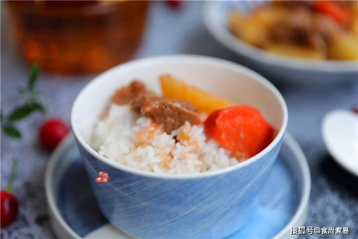 Tuyệt chiêu làm đùi vịt hầm khoai tây đơn giản, đậm đà thơm phức