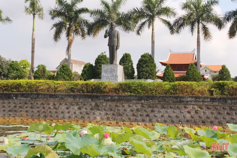 Hà Tĩnh rực rỡ mùa sen mừng sinh nhật Bác