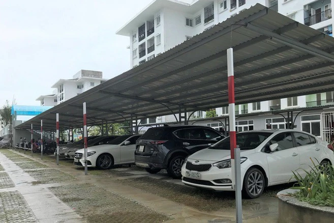 Trời nắng nóng, làm sao để giảm nhiệt cho ô tô khi đỗ ngoài trời?