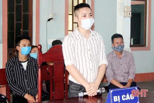 Hà Tĩnh: Giả nhân viên ngân hàng, lừa chiếm hơn 21 triệu, 9X “bóc lịch” 13 tháng