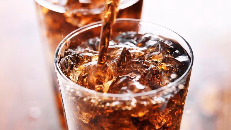 Tác hại của đồ uống có đường với sức khỏe phụ nữ