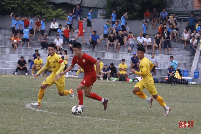 Hồng Lĩnh Hà Tĩnh thua 2-3 trong trận giao hữu với Sông Lam Nghệ An