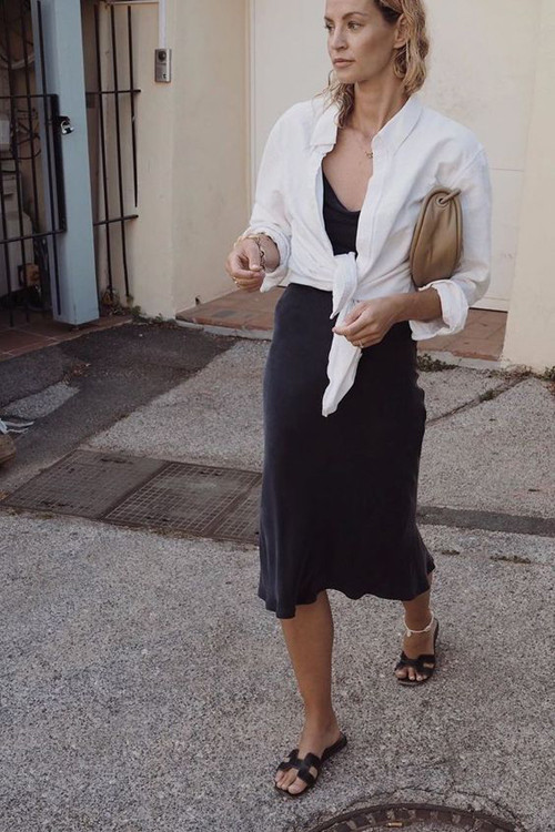 Phối sơ mi cùng váy mùa hè