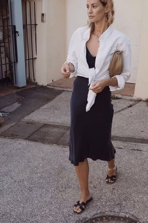 Phối sơ mi cùng váy mùa hè