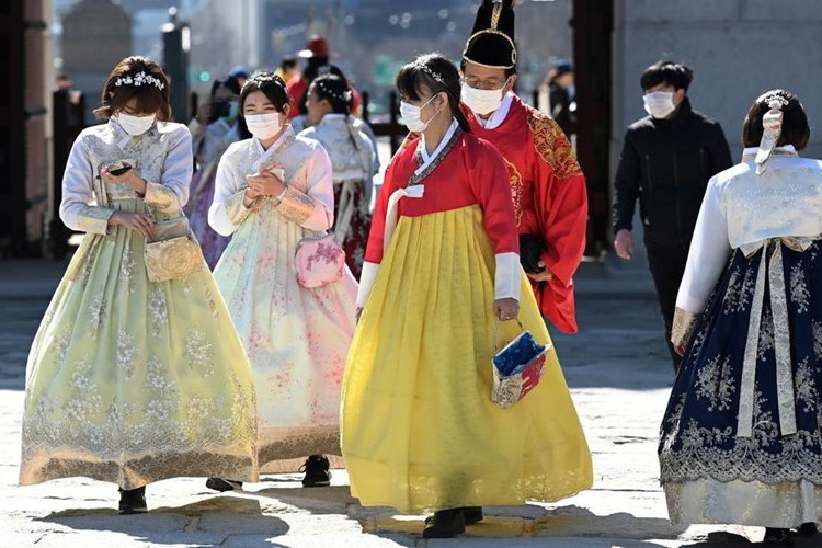 WHO: Đợt lây nhiễm Covid-19 mới có thể đến từ bao bì cá hồi nhập khẩu