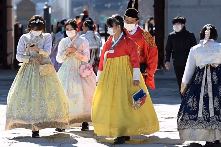 WHO: Đợt lây nhiễm Covid-19 mới có thể đến từ bao bì cá hồi nhập khẩu