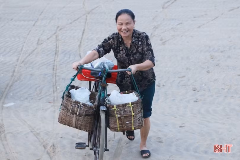 Về Hà Tĩnh “soi đèn” đi chợ cá, ngắm bình minh