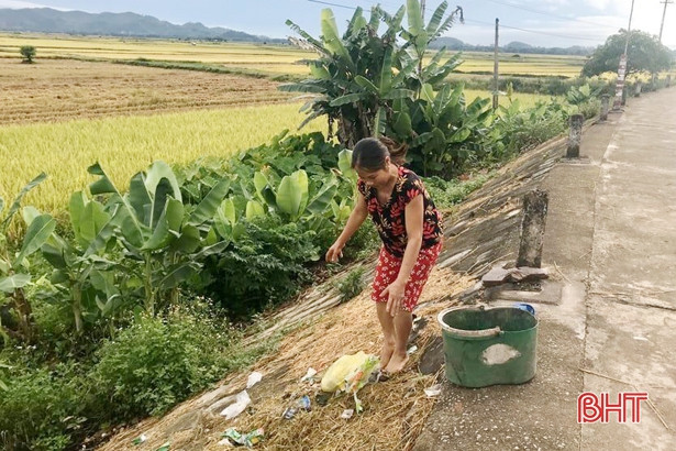 Đổ rác không đúng nơi quy định, 1 phụ nữ ở Hà Tĩnh bị xử phạt 1 triệu đồng