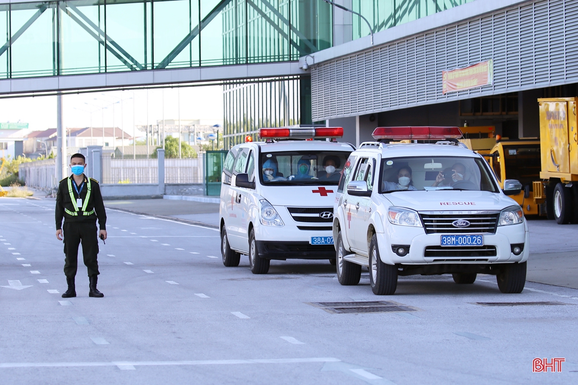 205 công dân mang thai và trẻ em từ các tỉnh, thành phía Nam về đến Hà Tĩnh