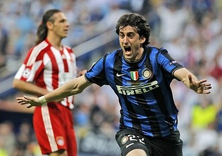 Người hùng Milito lập cú đúp trong trận chung kết Champions League đầu tiên của anh.