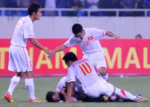 Cầu thủ Việt Nam mừng bàn thắng duy nhất trận đấu. Ảnh: Mai Hương.