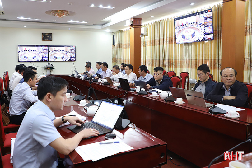 Đại biểu tham dự tại điểm cầu Hà Tĩnh. 2.jpg