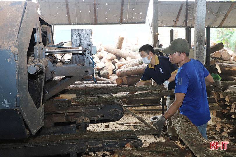Công ty CP An Hồng đã đầu tư nhiều thiết bị máy móc để phát triển hoạt động sản xuất. 2.jpg