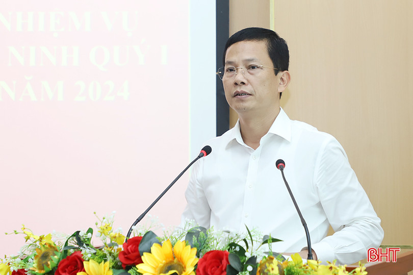 Chủ tịch UBND thành phố Nguyễn Trọng Hiếu kết luận hội nghị. 9.jpg