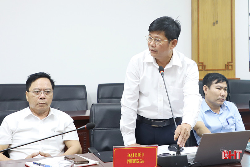 Ông Trương Thế Kỷ - Chủ tịch UBND xã Thạch Hưng thông tin tình hình KT-XH trên địa bàn. 002.jpg