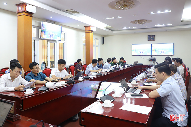 Lãnh đạo các sở, ngành, địa phương tham gia điểm cầu Hà Tĩnh. 1.jpg