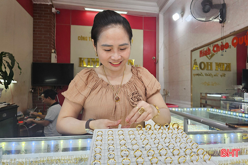 Nhẫn tròn là mặt hàng "đắt khách" nhất thời điểm hiện nay. 4.jpg