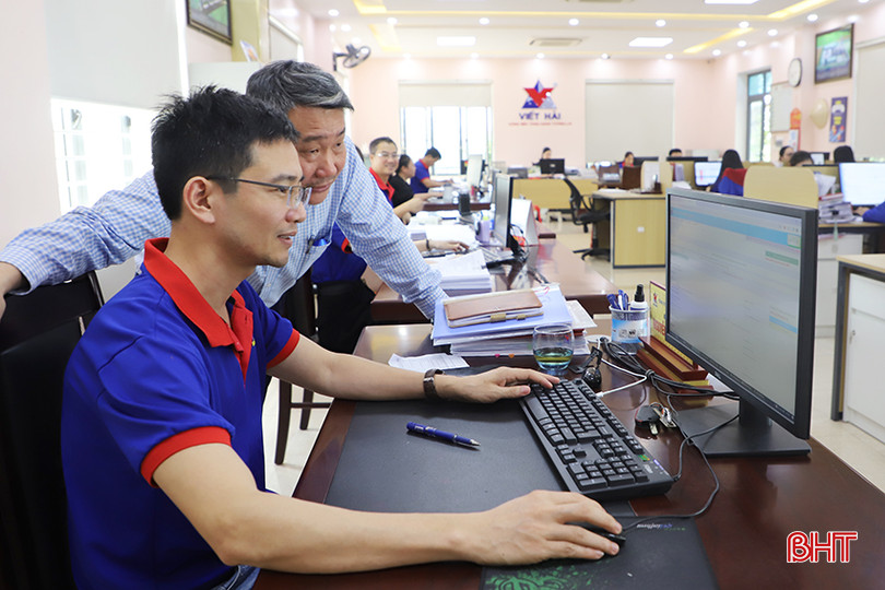 Doanh nghiệp thực hiện điều tra bằng cách điền thông tin vào phiếu web-form. 1.jpg