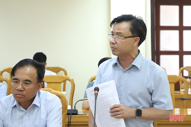 Giám đốc Sở TN&MT Lê Ngọc Huấn làm rõ thêm những nội dung liên quan đến môi trường. 3.jpg