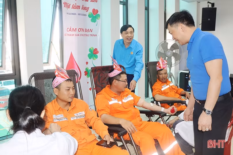 Cán bộ, nhân viên Điện lực Hà Tĩnh hiến tặng 134 đơn vị máu