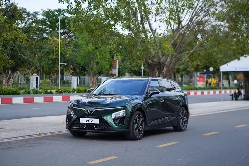 VinFast VF 7 - cỗ máy nhanh và mạnh nhất phân khúc C-SUV