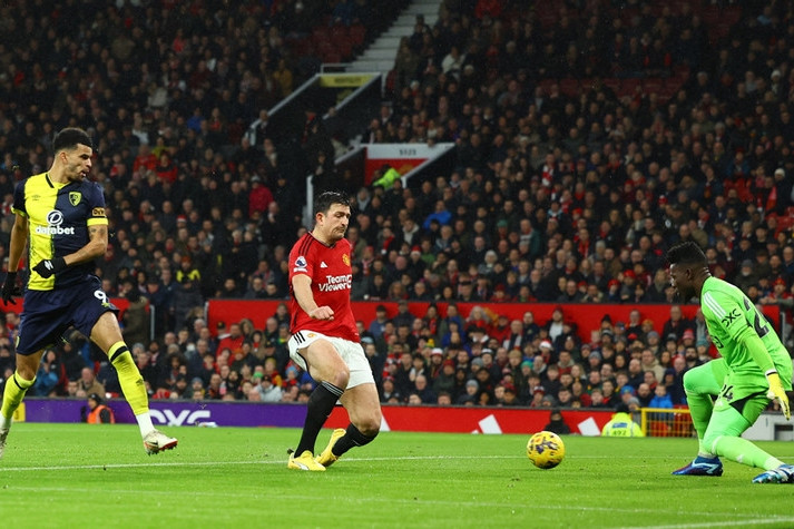 Quỷ đỏ thua tan nát, Arsenal gục ngã trước Aston Villa