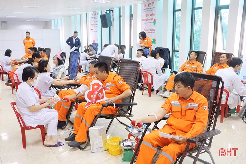 Cán bộ, nhân viên Điện lực Hà Tĩnh hiến tặng 134 đơn vị máu