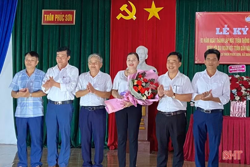 Người phụ nữ gần 30 năm “thắp lửa” cho các phong trào