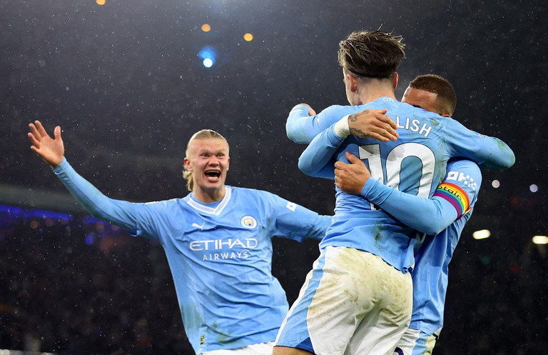 Man City rơi xuống thứ 3, bị Arsenal bỏ xa 3 điểm