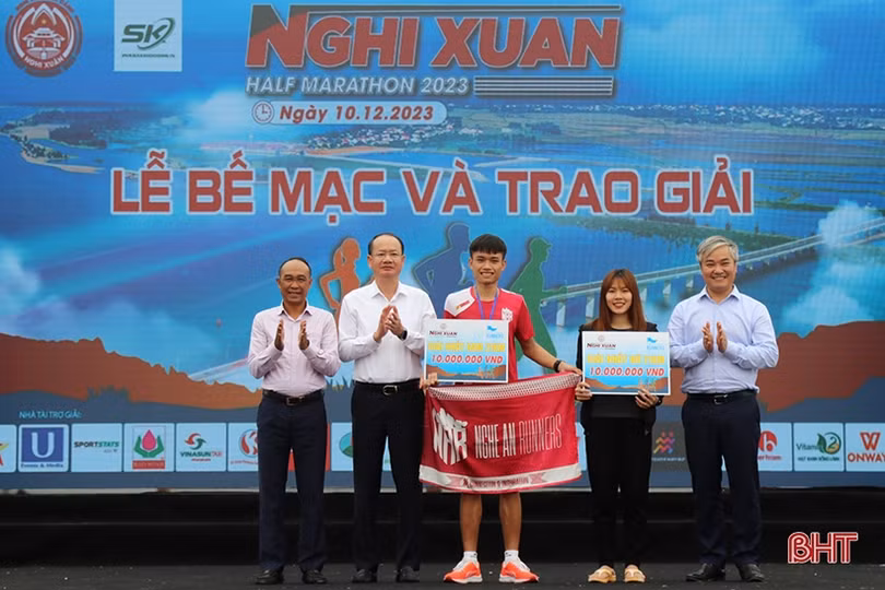1.400 vận động viên tham gia Giải chạy Half marathon - Nghi Xuân 2023
