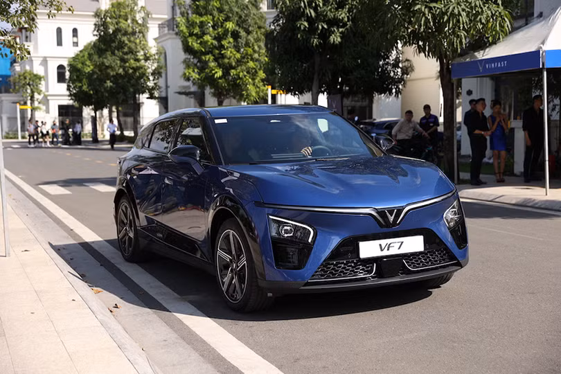 VinFast VF 7 - cỗ máy nhanh và mạnh nhất phân khúc C-SUV