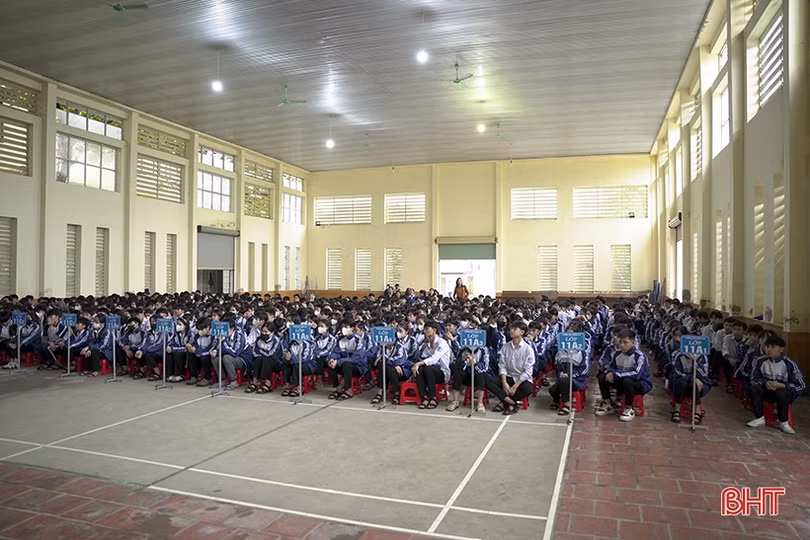 Học sinh Hà Tĩnh ôn lại lịch sử qua bộ phim “Mùi cỏ cháy”